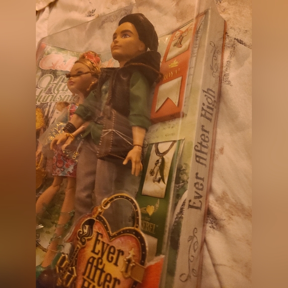 Ever After High Ashlynn Ella and Hunter Huntsman - Picture 8 of 9